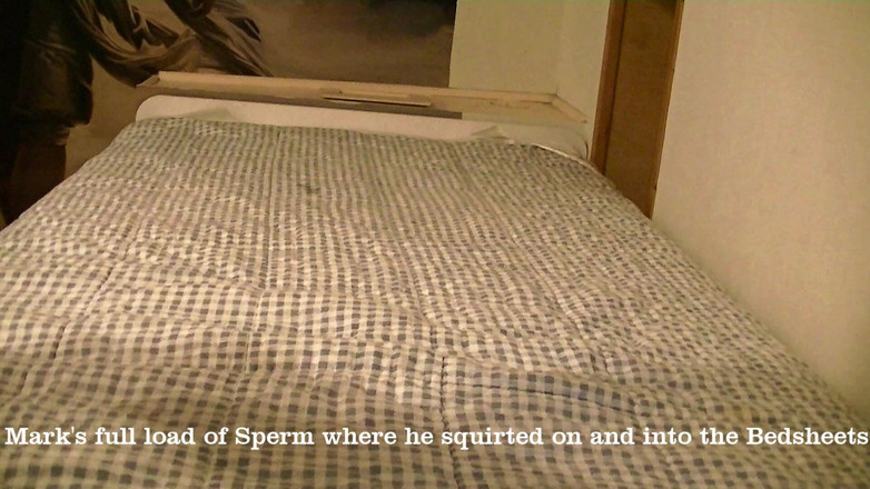 Mark Hannes: Bonggol seluar dalam melancap di katil