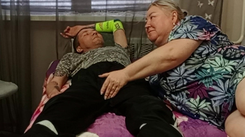 Zona901: Сусідка смокче член, щоб отримати купу гарячої сперми в рот