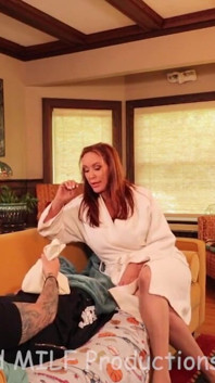 Best Friend's Hot Stepmom