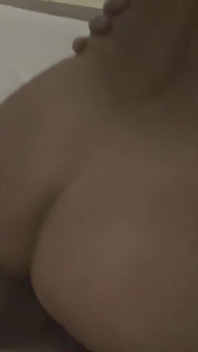 Je suis mariée à un mari cocu qui a un ami à grosse bite