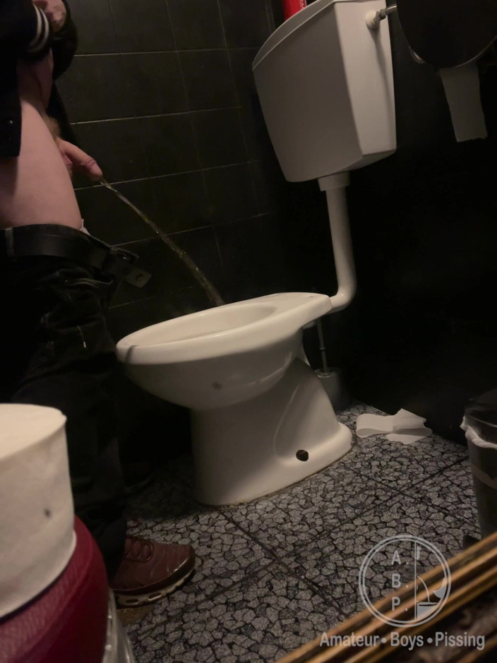 AmateurBoysPissing: Amateur Straight Boy Caught Peeing in a Bar Restroom