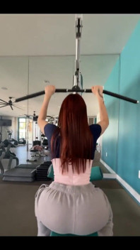 Tranny with a Huge Ass Shows off Her Body at the Gym