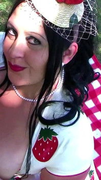 Senhorita Strawberry Retro Picknick na Itália