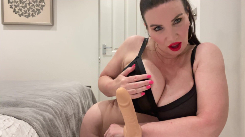 Sophie James: Dokážeš vůbec polykat? Expertka na pojídání mrdky Sophie James