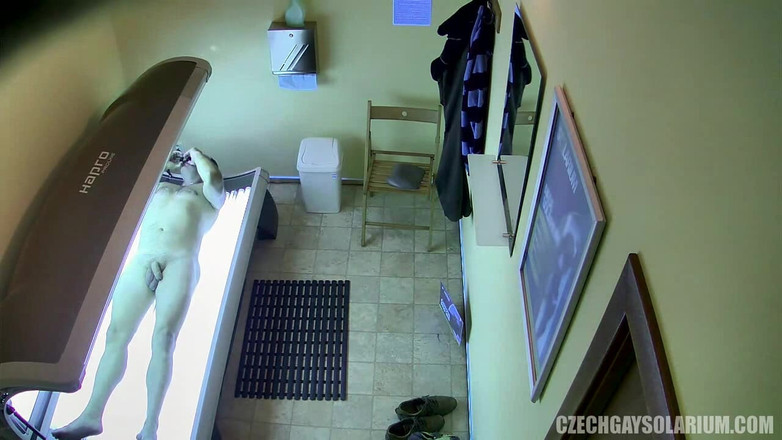 Czech Gay Solarium: Solarium gay checo 18 papi peludo se muestra en solarium