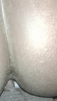 잠자리에 들기 전에 흑인 자지를 따먹는 늦은 밤