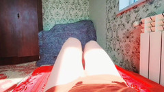 Kitty_Cross: Girly咯咯地笑着摇晃