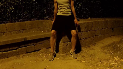 outdoor-fun: Crusing in un parco pubblico di notte - spogliarsi