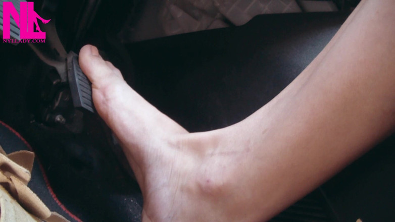 Nyllady: Crazy Barefoot Pedal Pumping on High Way