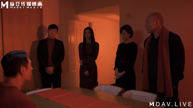 ModelMedia Asia: Md-0208 Familjeetik /absurd familj obscen spring outing