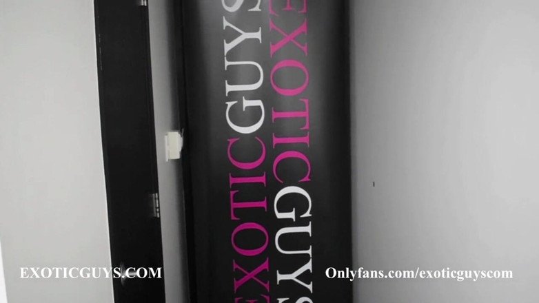 Exotic guys com: Hete twink onder de douche voor exotische jongens