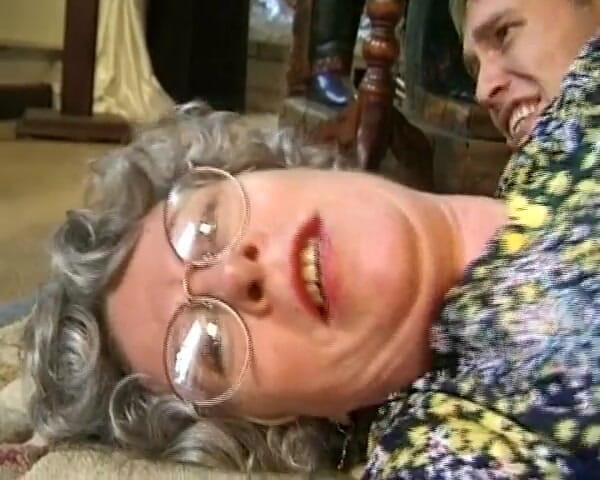 German amateur couples: This German Granny Got Her Face Covered with Cum