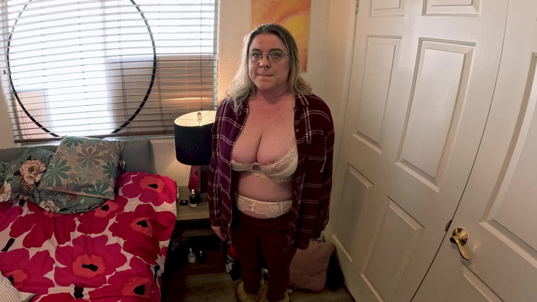 Erin Electra: Stepmom Admits She’s Horny for Stepson