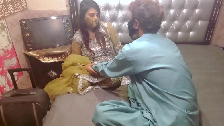 MehwishButt: Shadi wali Raat Purana lover room mai gus gya ultima...