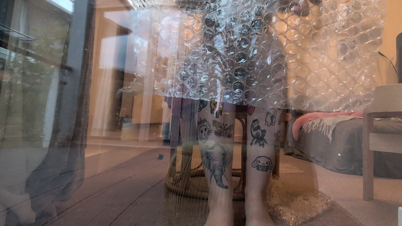 Goddess Transcendence: En primer plano - giganta en suelas, dedos de los pies,...