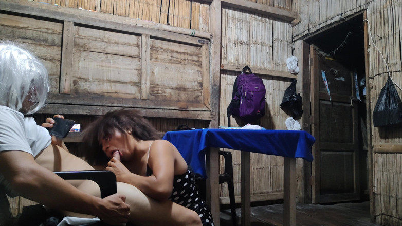 Martin13: Ibu tiriku bilang dia pengen banget nyepong kontolku dengan hadiah...