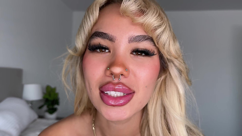 J-Mac: Femeie latino sexy Luna Luxe este aruncată și pusă în Nelson, de...