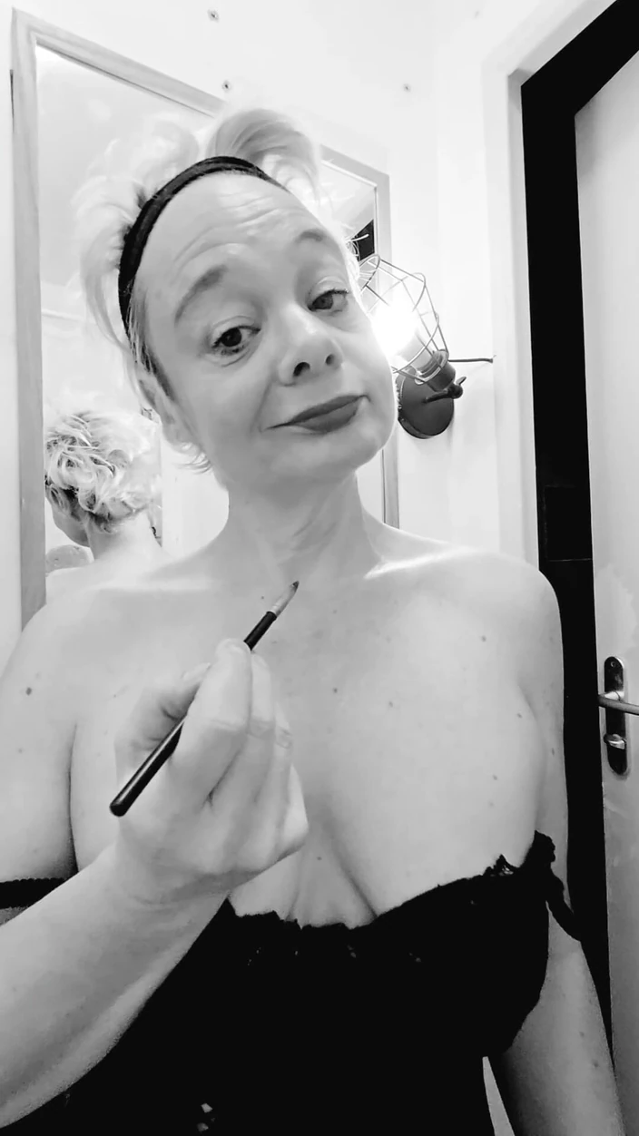 Sofy13: I Make Myself Beautiful For You