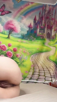 Vibrator Futut Adânc În Pizda Ei