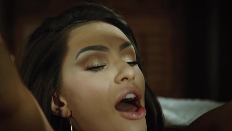 SweetheartVideo: Lesbisk analingus 17 scen 1 röv slickar brudar