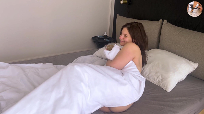 beauty_and_the_other_one: Isteri amatur melancap selepas bangun pada waktu pagi