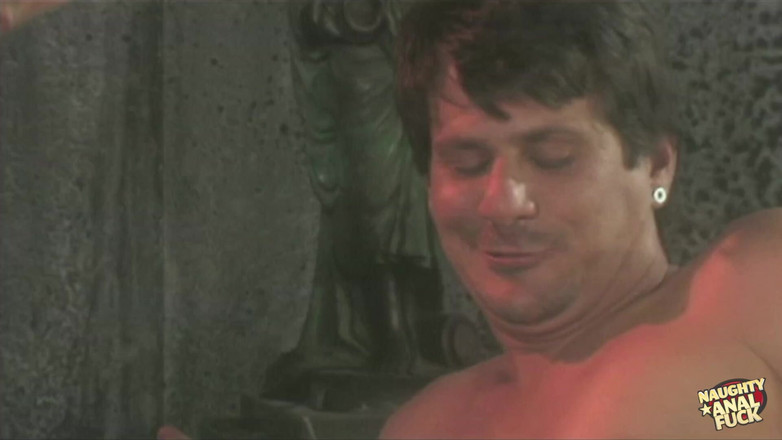 Naughty anal fuck: Cô ấy có khả năng đưa một cái cổ họng sâu trong...