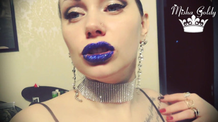 Goddess Misha Goldy: Lèvres bleu scintillantes glamour
