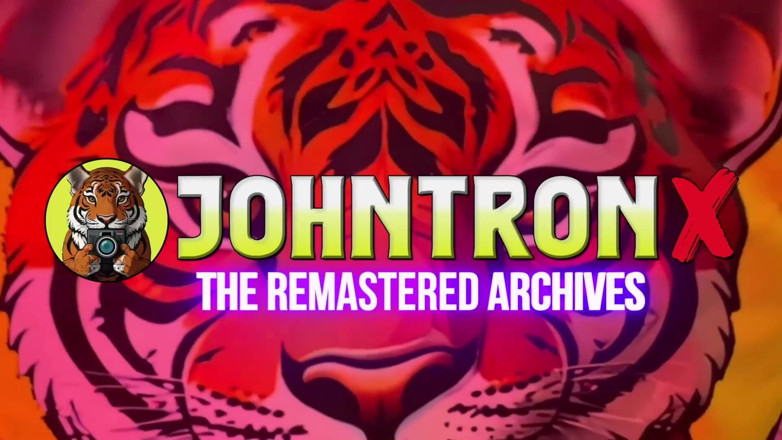 John Tron X: Johntronx - linda chica tailandesa obtiene su apretado coño afeitado perforado...