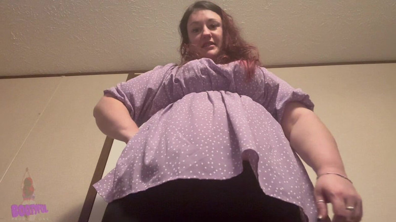 BellaBlast: Legat sub mine: Fundul meu hovering Lets Out Farts Nu...