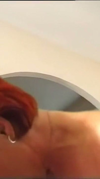 Yaşlı bir orospu büyük siyah bir penis arayan