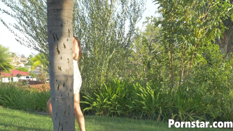Pornstars: Amateur-hottie aidra fox masturbiert hardcore-solo