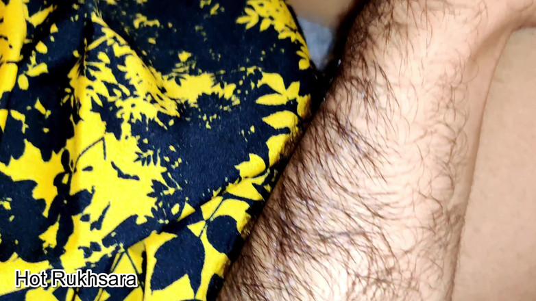 hot_rukhsara: 彼氏と出かけていて、結局彼の9インチの大きなチンポと関係を持ったことになりました