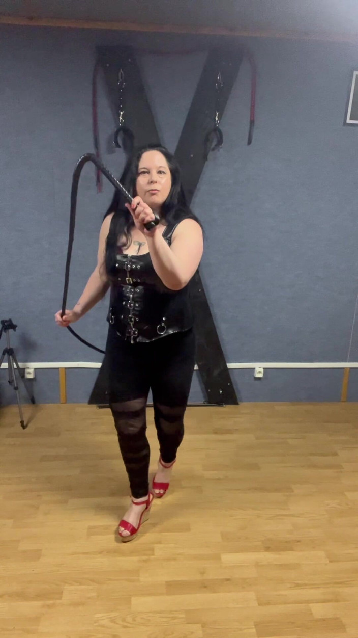 Maitresse Clara: La señora Clara y su látigo