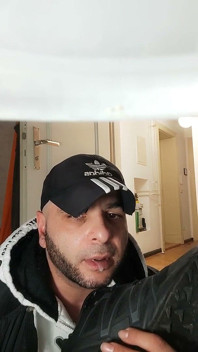 Banyoda edepsiz oyun, sox ve ayaklar