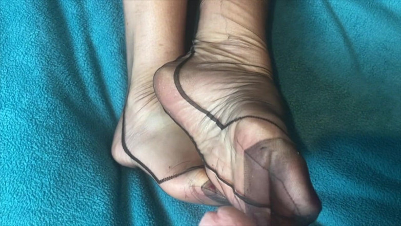 Mr MF: Mrs Mature Feet Getting Special Cream on Her Ff Nylons