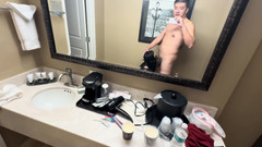 SquishMallow3328: Gaya doggy yang elok dengan MILF berkahwin di bilik air...