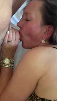 정자를 먹는 바람피는 마누라