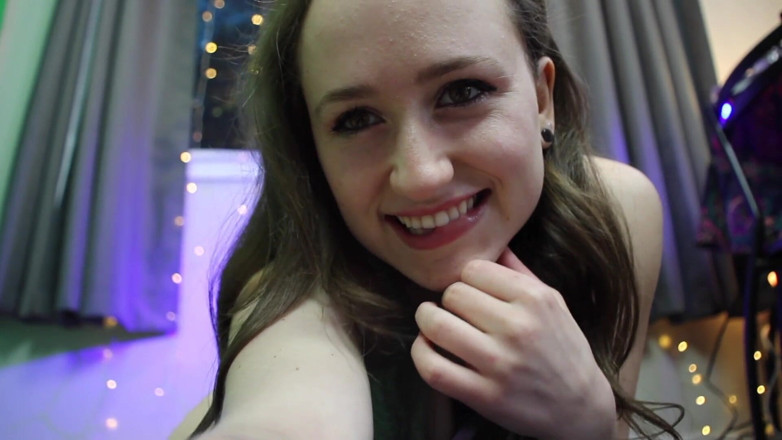 Lizzie Love: Giantess JOI foot tease