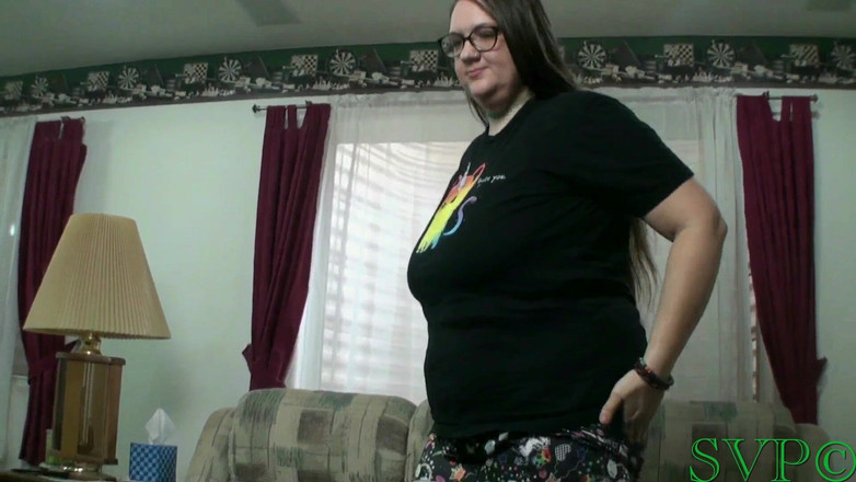 Wicked BBW smoking: Gorda rabuda peituda enteada em casa do trabalho