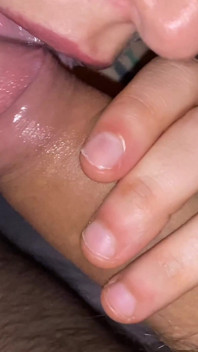 Ragazza sottomessa si arrende ad un cazzo