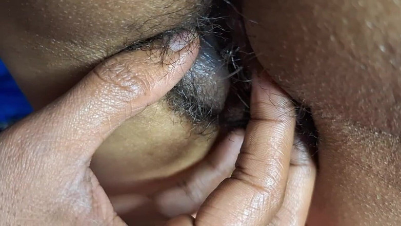 hot suman: सुंदर सौतेली मम्मी गलती से चुदाई कर रही है