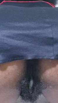 Jilat memek dan pantatnya yang paling berbulu!