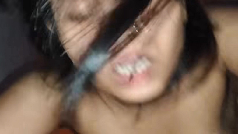 Hot Sis: Latika dientot gaya doggy habis-habisan sama abang tirinya sendiri