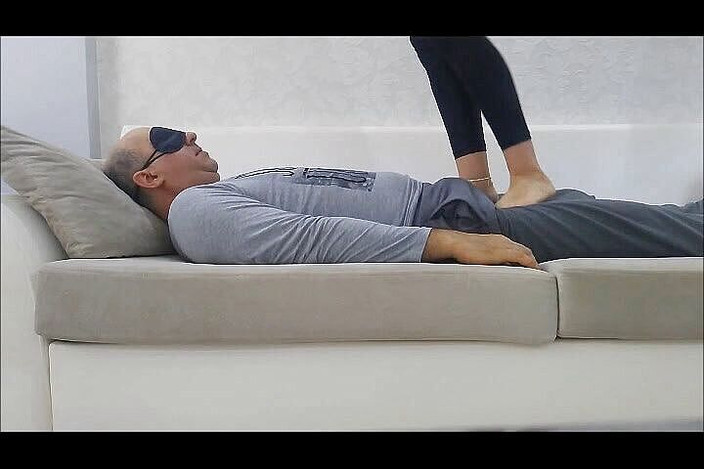 Goddess Lina: 女神リナ踏みつけ第2巻