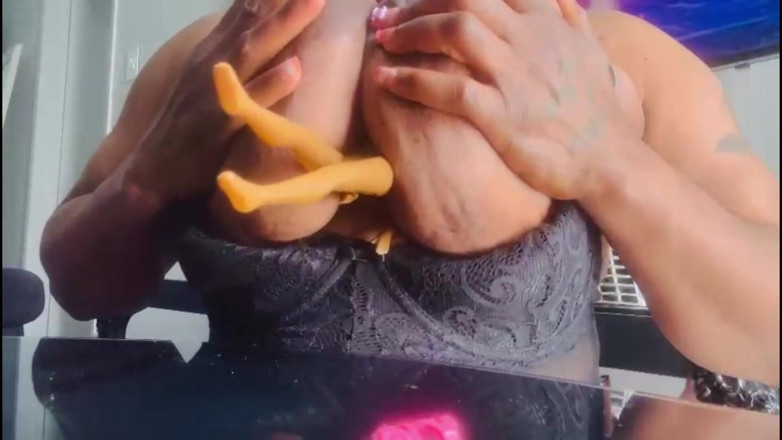 Maeling: Verheiratete ebenholz-schlampe, stiefschwester, erstickt die brust