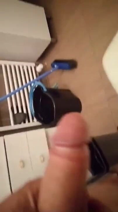 For a hobby: Il mio cazzo è davvero grande
