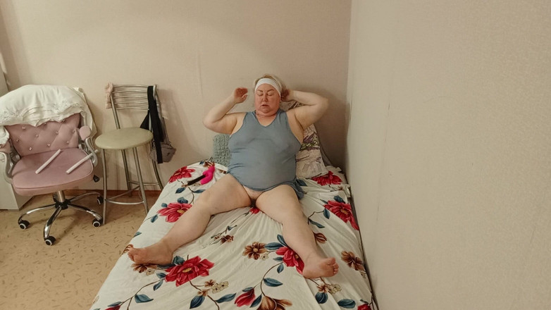 Zona901: 大毛继母阴户和大奶子