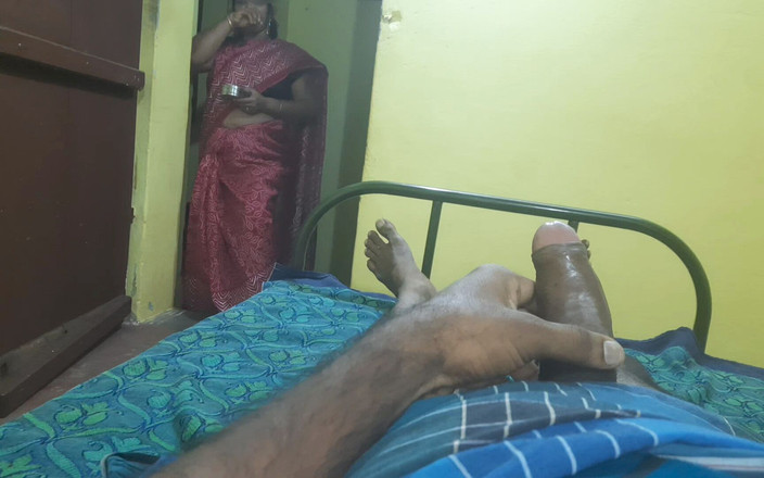 Mathvan: 배다른 아들 나는 침대에 누워 내 페니스를 손에 들고 있었는데, 갑자기 계모가 그곳에 와서 나를 보고 충격을 받았다.