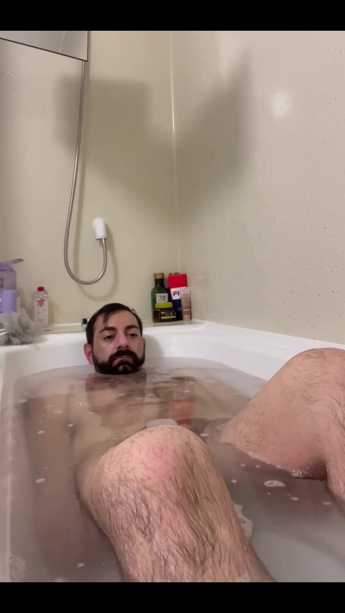 Lextalon: La douche d’une salope