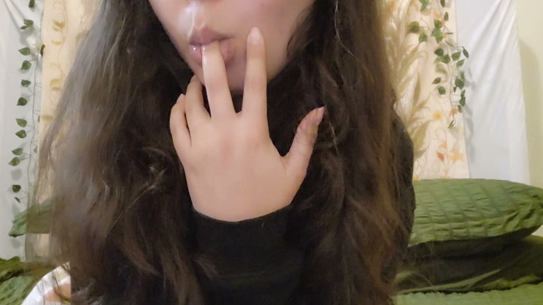 PetiteHorny: Latina Likes to Touch Herself